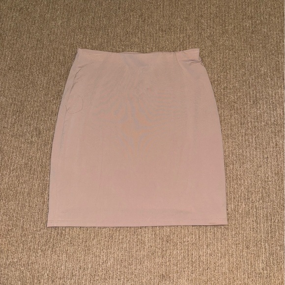 Leith pink skirt - small - Picture 3 of 4